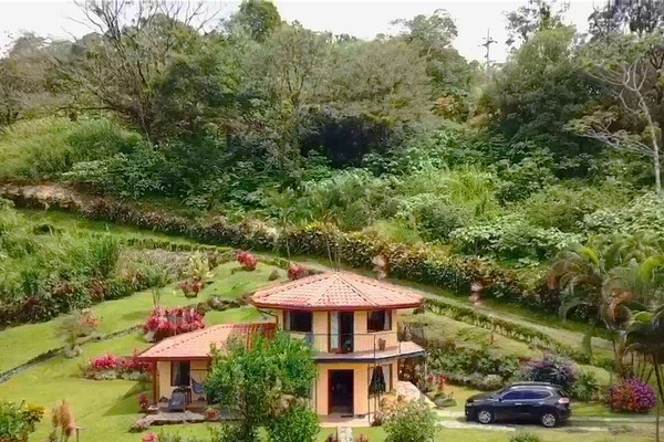 2 story villa on private estate nature preserve with Lake Arenal view & access