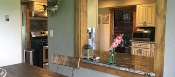 Gorgeous LUXE Lodge 80 Acres cattle Ranch pond Views Close Nat Parks Ski McPhee