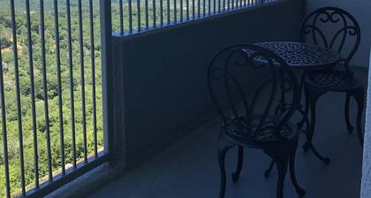 Spectacular Mile High View,Free Wifi-Pool-Smart Tvs-W&D-Gym-No hidden fees !