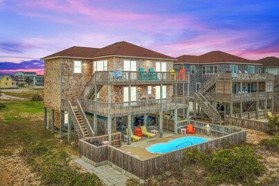 Oceanfront Dog Friendly w/ Saltwater Pool, Hot Tub, Game Room. Full of Beach Fun