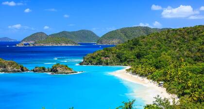 Beija Flor - Spectacular Water Views & Ocean breezes, Salt Water Pool, New Solar