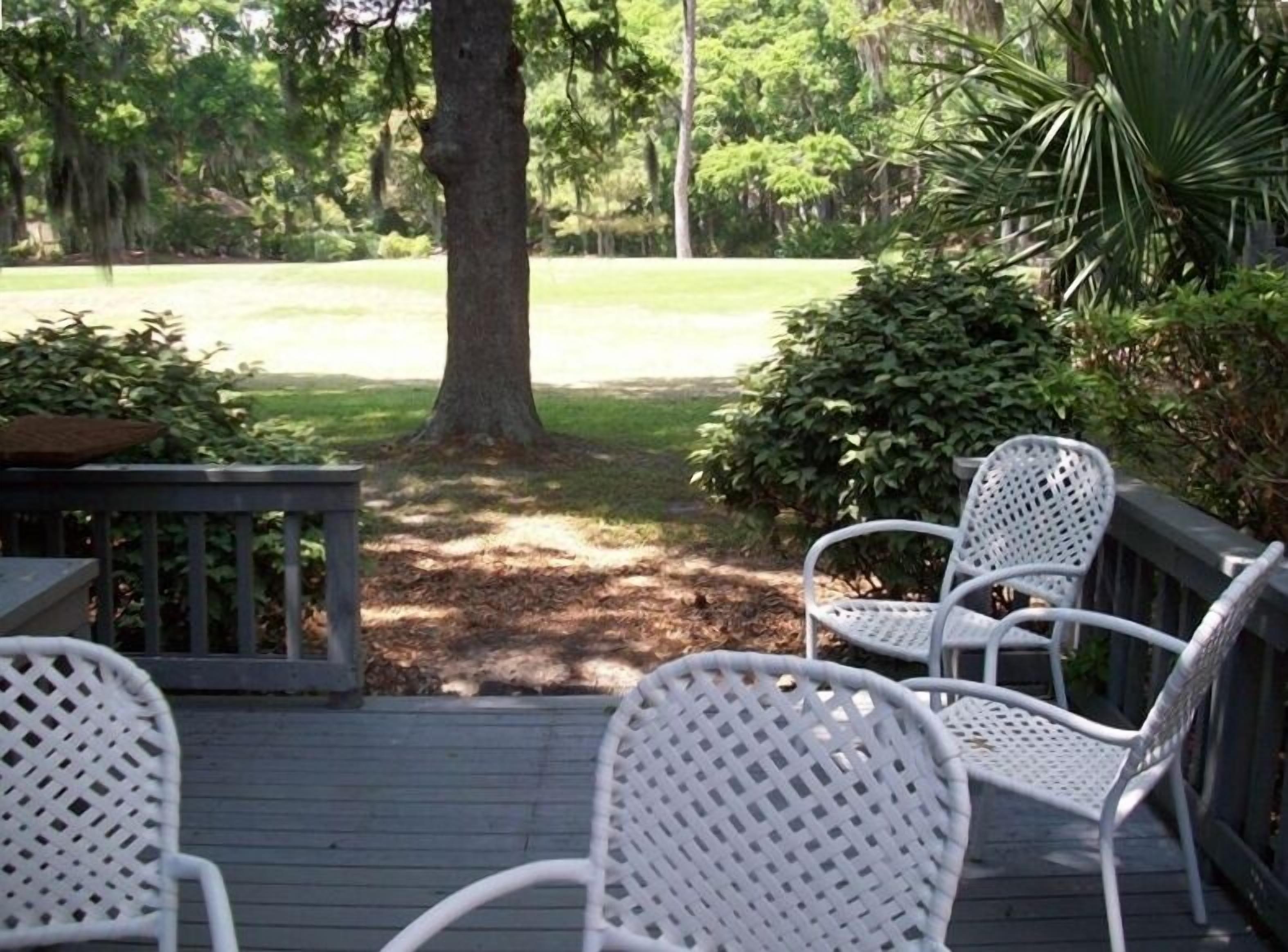 Palmetto Dunes, located on the 18th Tee, 5 Minute Walk to Beach, 1 1/2 to Pool
