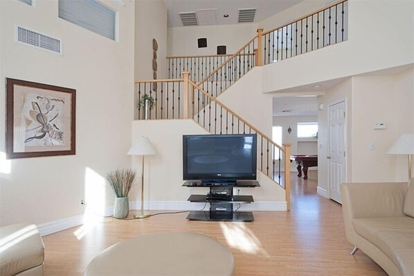 Smart TV, fireplace, DVD player, table tennis