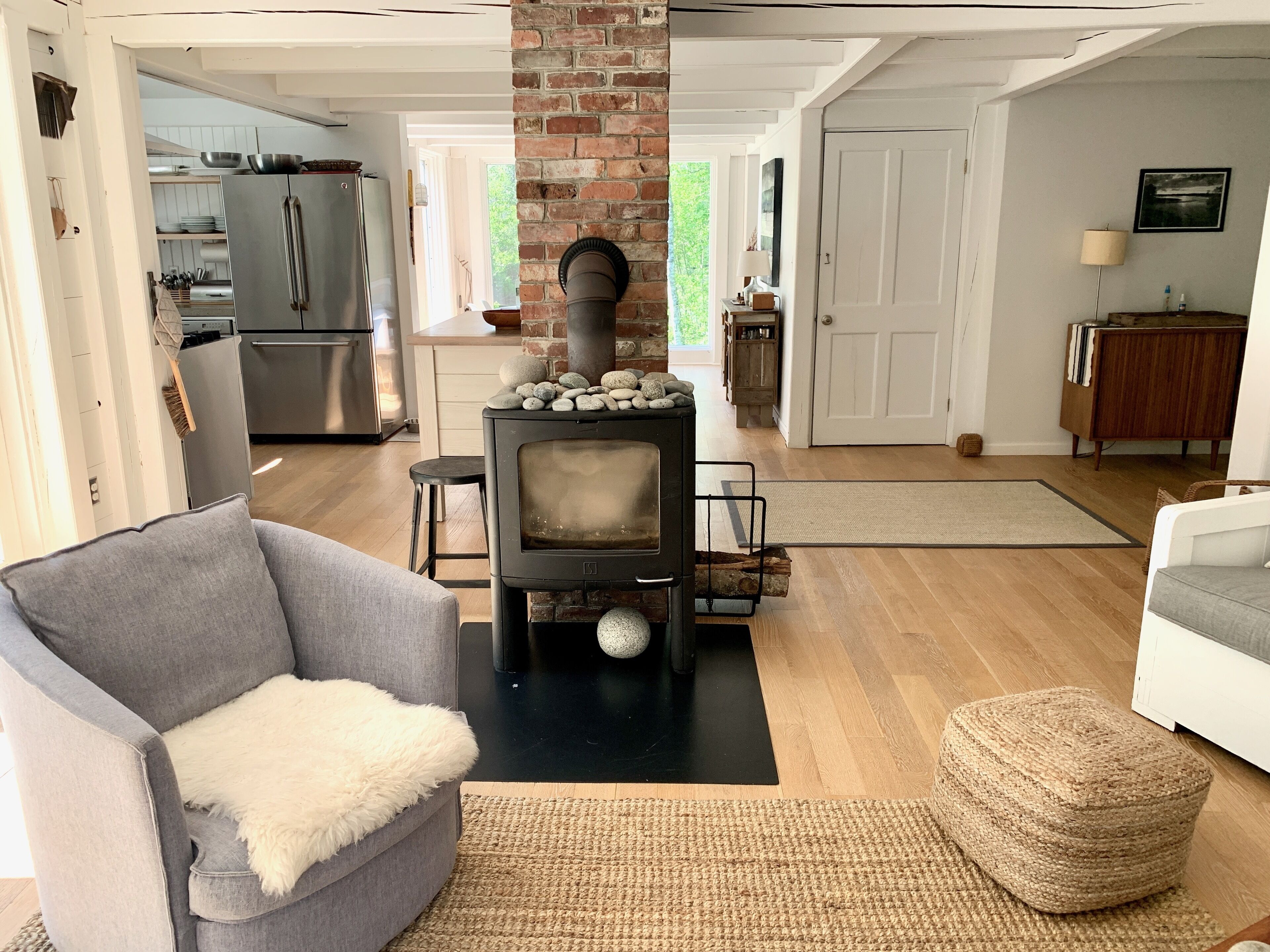 TV connectée, lecteur de DVD, livres, vidéothèque