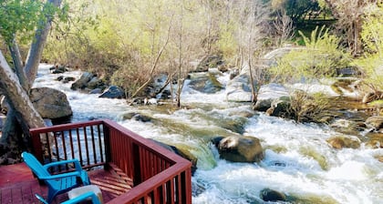  "River Retreat House" - River With Two Decks, BBQ, Firepit🔥, near Sequoia Park