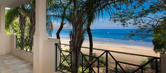 Sol y Mar-Beachfront and Beautiful - 3 bedroom/3 bathroom