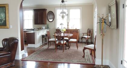 1929 Beautifully Renovated Home 4 Blocks From Ferry to French Quarter