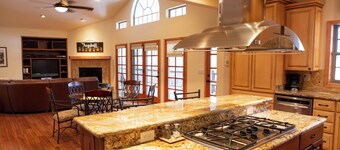 Beautiful Vacation rental on Golf course!