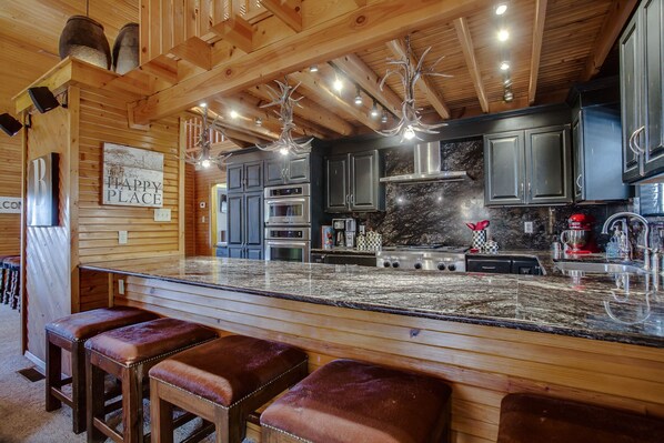 Fridge, microwave, oven, stovetop - Blissful Pines Lodge in Alto NM Privacy, Updated, has everything you need!!! (Alto)