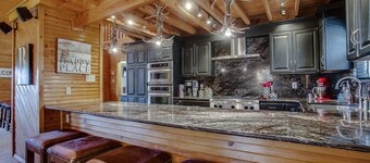 Blissful Pines Lodge in Alto NM Privacy, Updated, has everything you need!!!