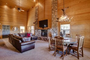 Smart TV, fireplace, video games, foosball - Blissful Pines Lodge in Alto NM Privacy, Updated, has everything you need!!! (Alto)
