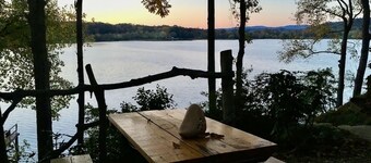 Nova Casa Isolada em Spencer Bay, Lake Catherine, Minutos Para Rastrear e Cidade