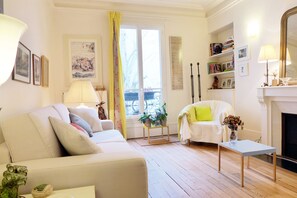TV, fireplace - DAGUERRE MARKET, LIVELY, 30–60 days ahead? Ask for a private offer DAG-VAp (Paris)
