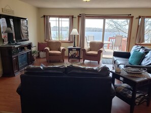 TV, fireplace, DVD player, table tennis