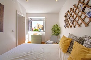 2 Schlafzimmer, Schreibtisch, Bügeleisen/Bügelbrett, kostenloses WLAN