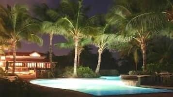 Udendørs pool, infinity-pool