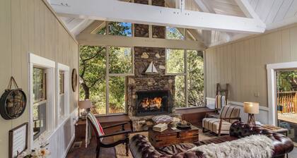 Charming, Cozy and Kid-Friendly Tavern Bay Cottage