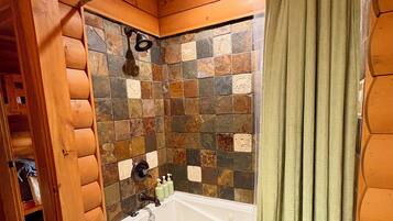 Ensemble douche/baignoire, baignoire à jets, sèche-cheveux