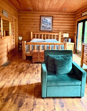 4 bedrooms, iron/ironing board, free WiFi, bed sheets - Bourbon Trail Cabin Game Room, Pond, Fire Pit & Ark Encounter (Bagdad)