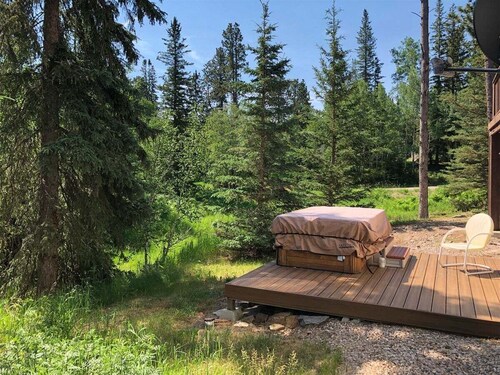 Suuri mökki ATV / moottorikelkkareitillä, Deadwood. Internet, poreallas, Foosball!