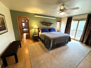 5 bedrooms, iron/ironing board, Internet, bed sheets