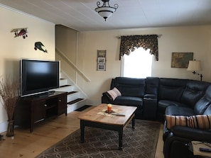 TV connectée, lecteur de DVD, livres