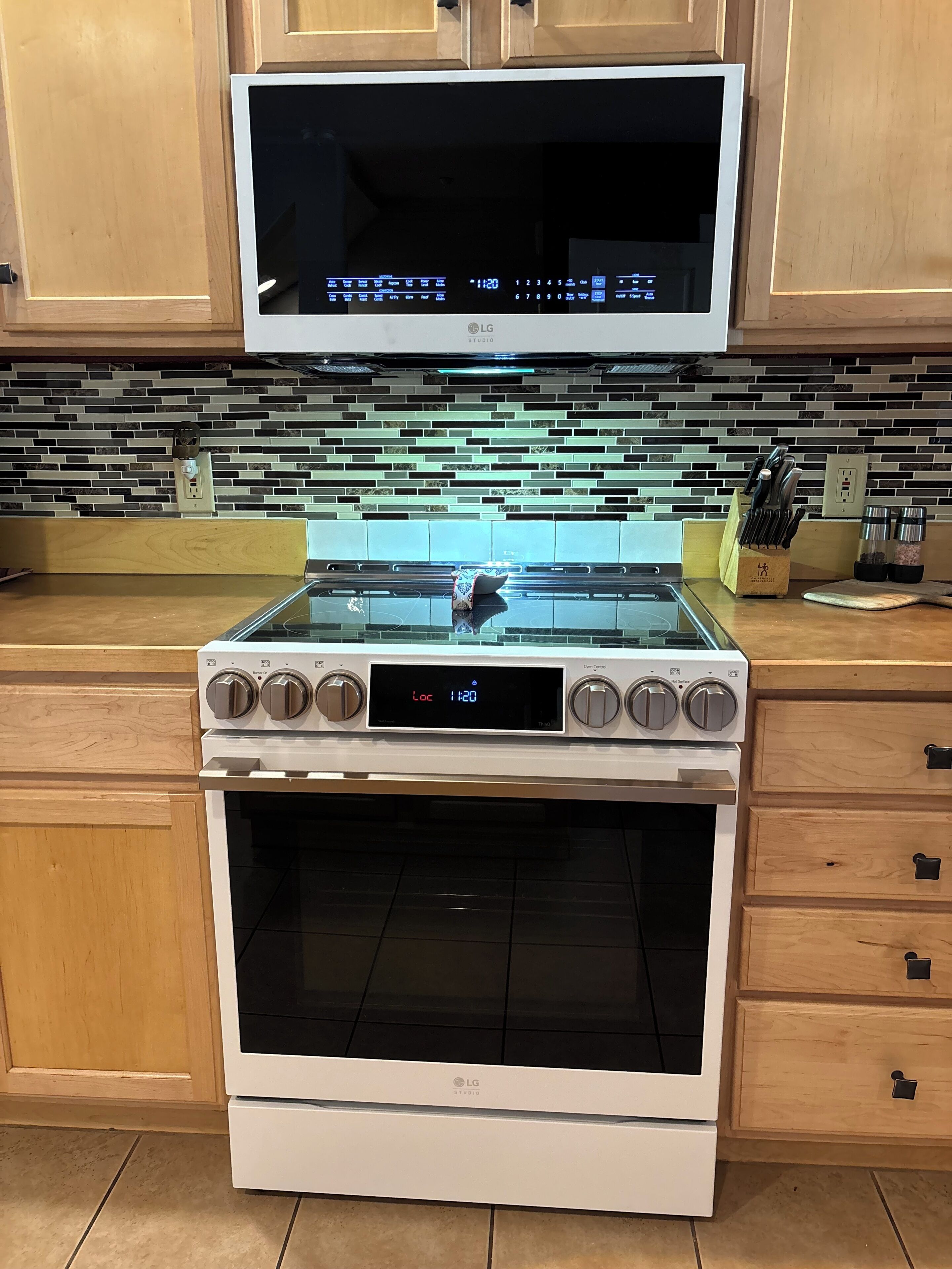 Køleskab, mikrobølgeovn, ovn, kogeplade