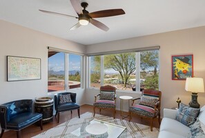 Smart TV, DVD player, books, stereo