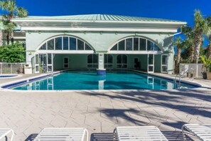Indendørs pool, opvarmet pool