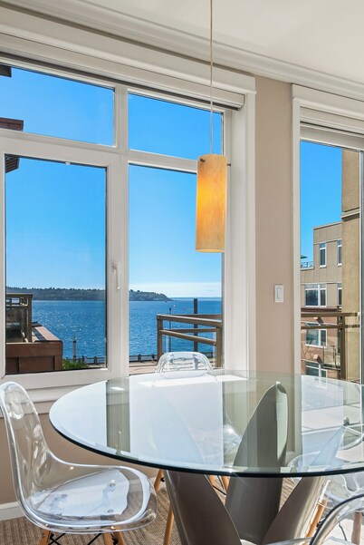Luxury 2BR Condo in ONLY Waterfront Location Downtown-Steps to Pike Place Market