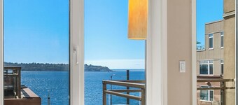 Luxury 2BR Condo in ONLY Waterfront Location Downtown-Steps to Pike Place Market