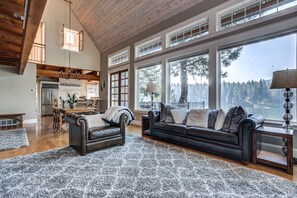 TV, fireplace, DVD player, offices