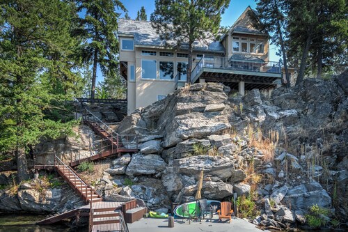 Dynamite View that will have you feeling like you are sitting in the osprey nest