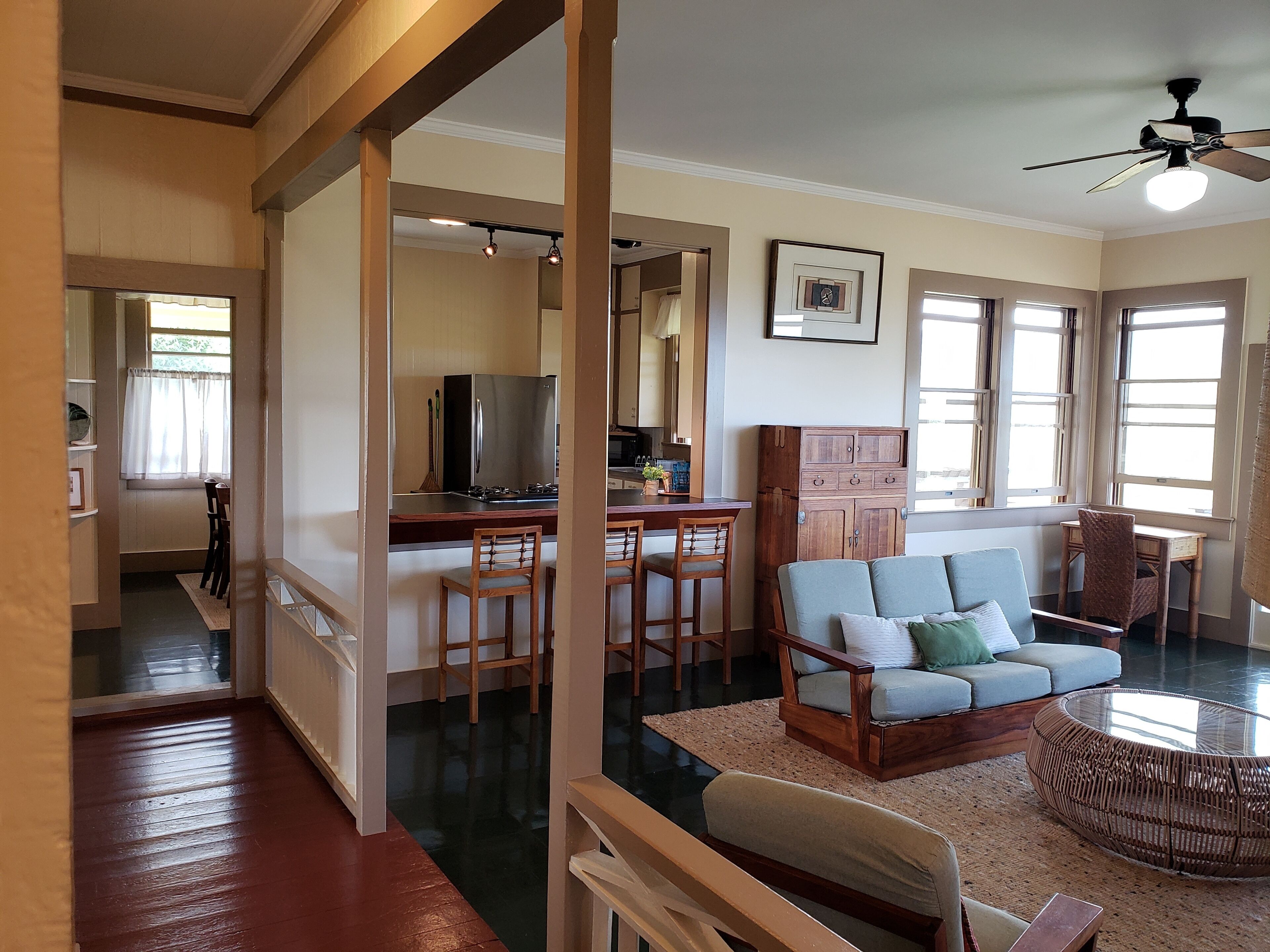 Smart TV, books, offices