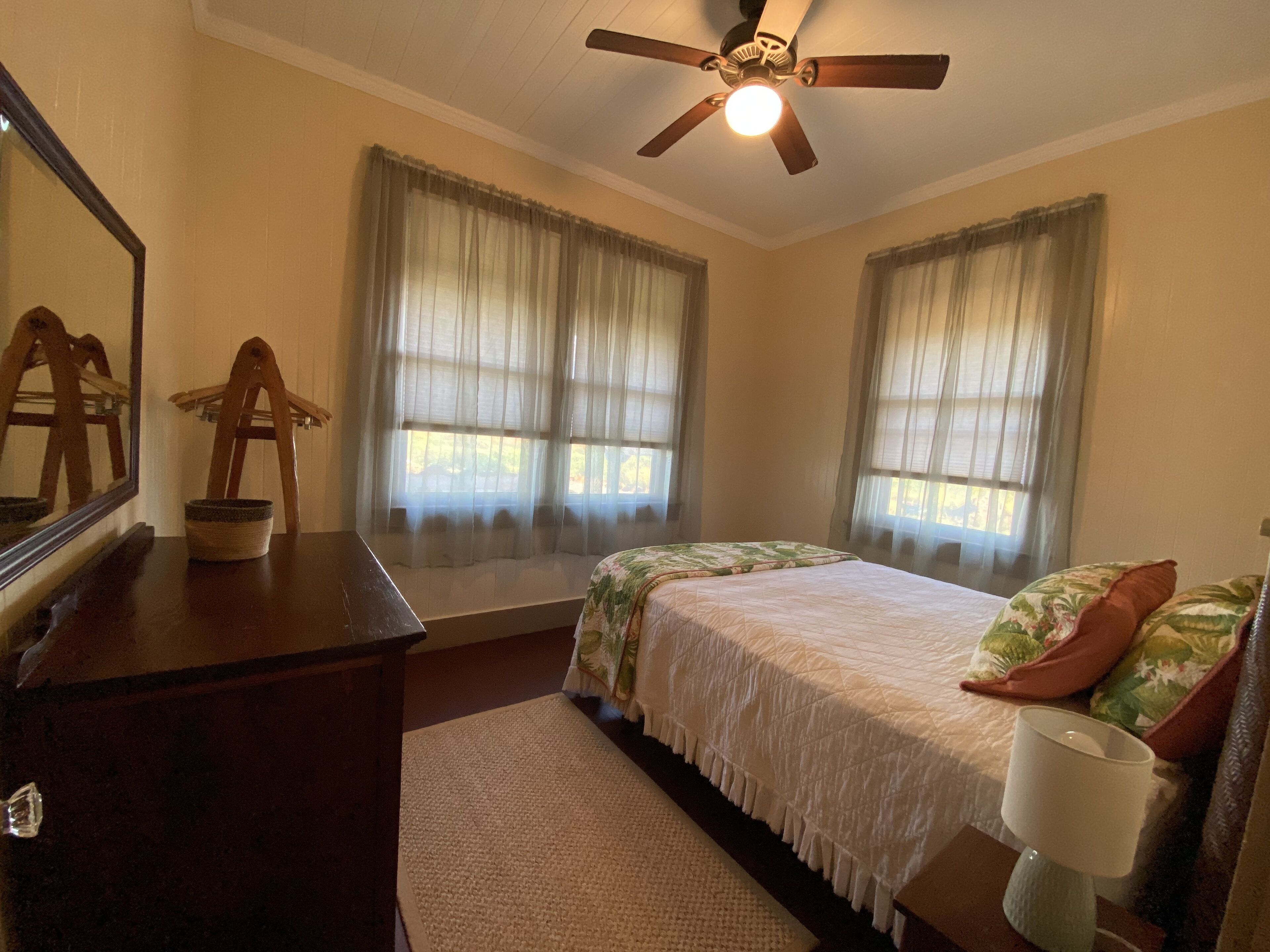 2 bedrooms, desk, free WiFi, bed sheets