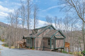 Exterior - Cliffsider -Indoor/Outdoor Pools & Hot Tub, Fitness Area, Gas Fireplace & Grill (Boone)