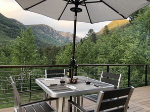 屋外ダイニングエリア