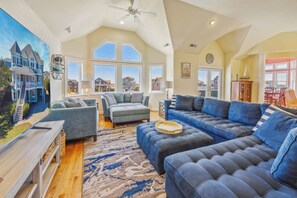 تلفزيون، مشغل دي في دي، كُتُب، شاشة كمبيوتر