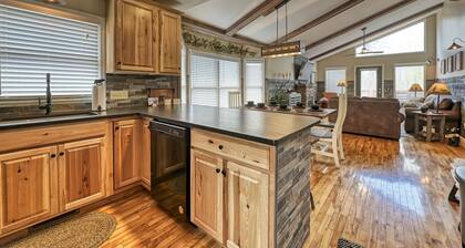 Family Getaway Close to Parkway-w/ Theater and Game Room