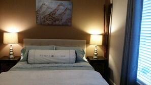 2 bedrooms, desk, iron/ironing board, WiFi