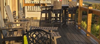 Prime Ocean Front Property 4 BR / 3 BA Luxury 