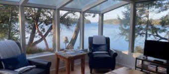 Hjem ved vannkanten - Se en solnedgang fra boblebadet, privat strand, fantastisk utsikt!