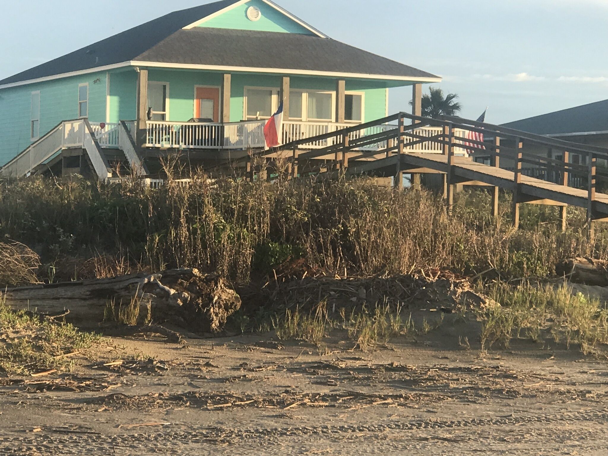 **Beach Front**   Ramp & Private Walkover with 5 Bdrms    *ADA wide doors*
