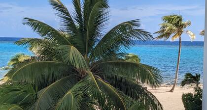 Beachfront Bliss @ Rum & Kai! Top Floor Rum Point water views - 7th Night Free