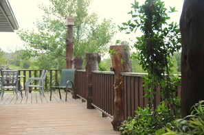 Terrace/patio - Buck Run Lodge - Conference Facility, Nature's Own Retreat , (Anita)