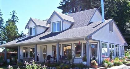 Peaceful Coastal Retreat - Bowser Beach House