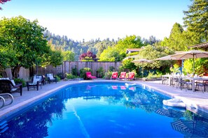 Outdoor pool, a heated pool - Luxurious Large Home, Beautiful Pool, Extensive Gardens (Guerneville)