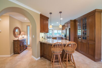 Single Story Condo, All New w/BBQ at Blacklake w/3 Golf Courses