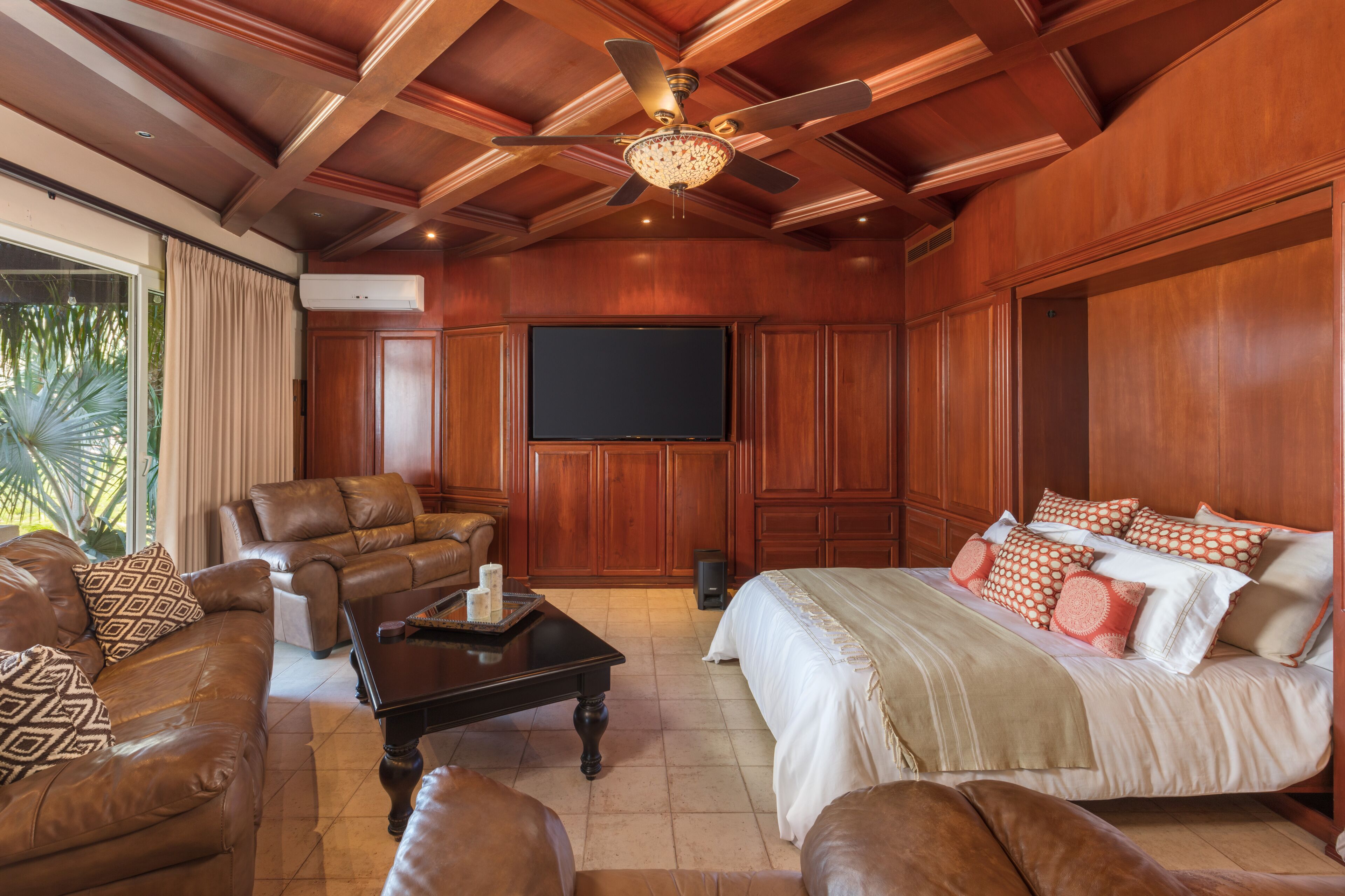 4 soverom, safe på rommet, strykejern/-brett og wi-fi (inkludert)