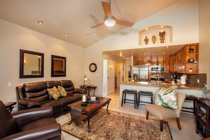 TV, lettore DVD, libri, videoteca